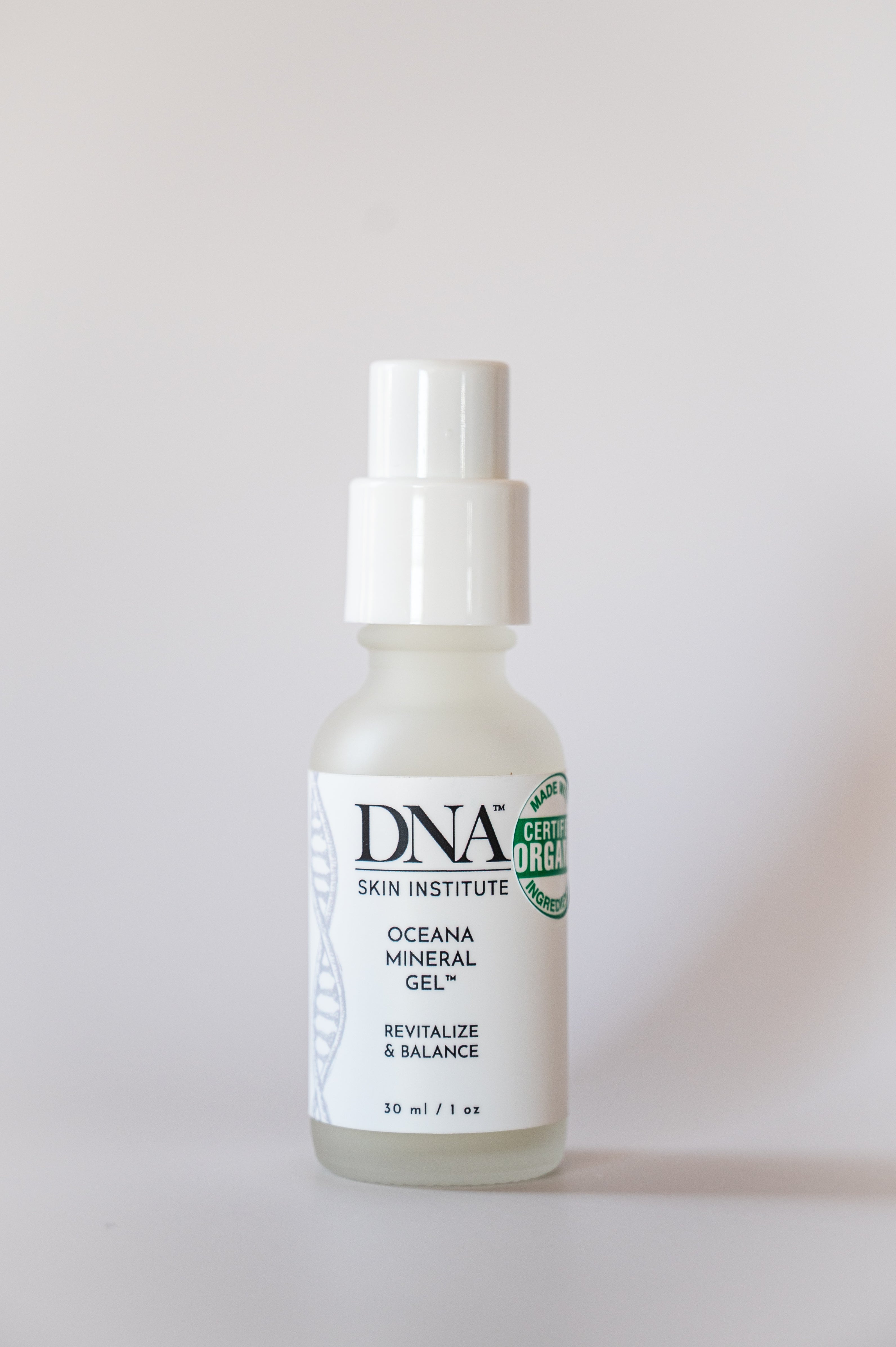  remineralize and balance the skin oxygenate and stimulate tired facial cells. good for rosacea and acne