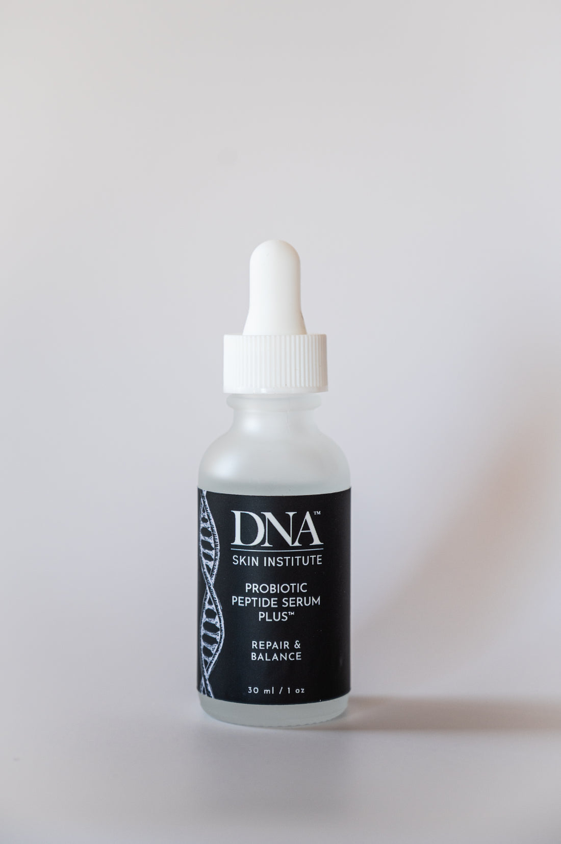 toxin free serum with probiotics, peptides, and powerful antioxidants to renew tired lackluster skin, while
boosting collagen and healing damaged cells
